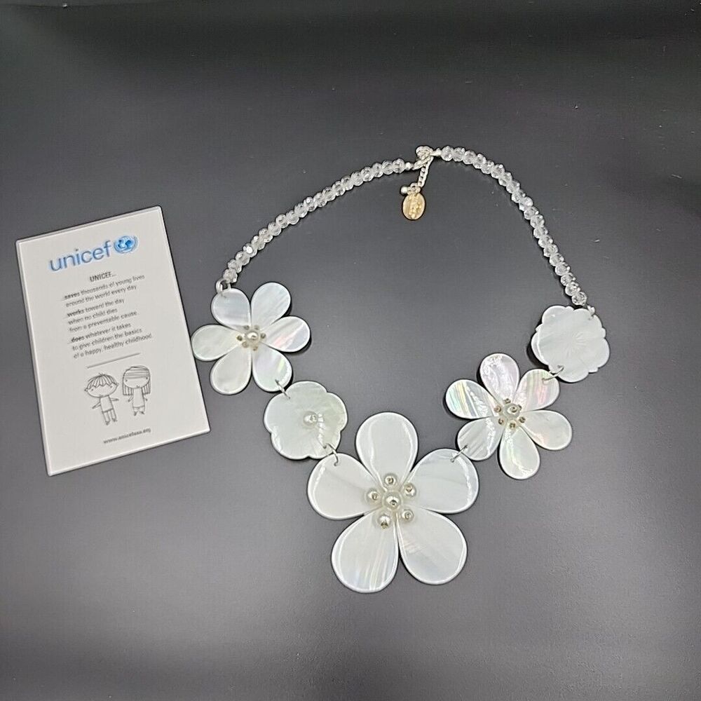 Cabebe Shell Flower Statement Necklace Unicef Hallmark New with Box Bridal Prom